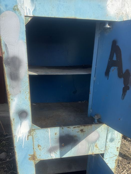 Продам железный сейф бу