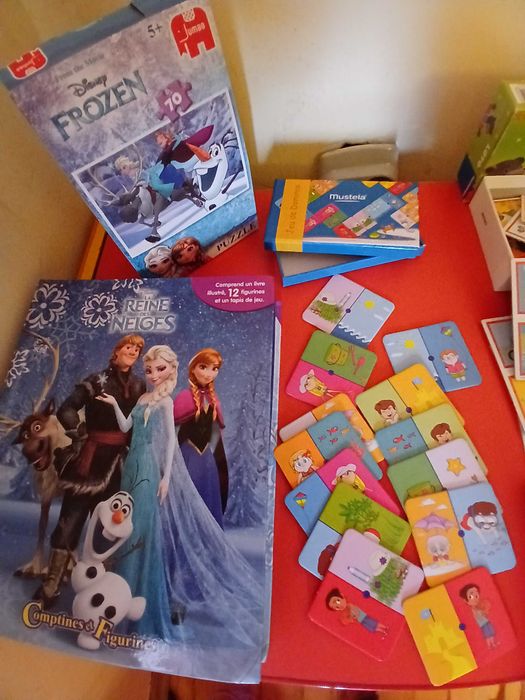 Детски игри на френски език, пъзел Замръзналото кралство, карти за океана и с приказки, карти Таро, Уно, Лото, познай персонаж/професия