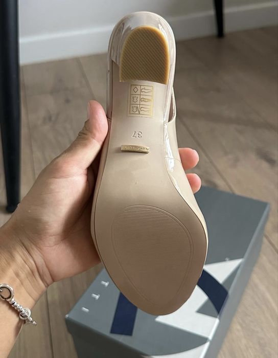 Босоножки новые