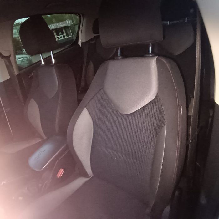 Пежо 308 хетчбэк