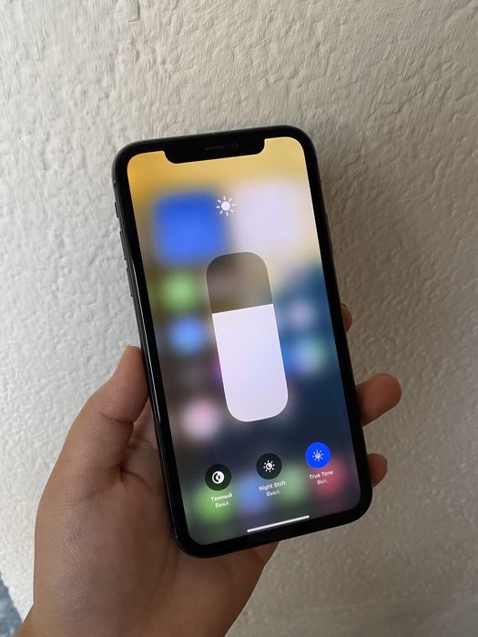 Айфон 11 64гб классный