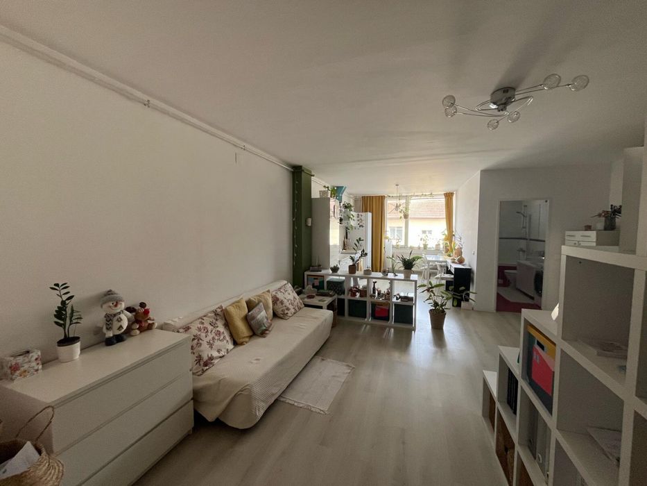 Închiriez apartament 1 cameră- studio