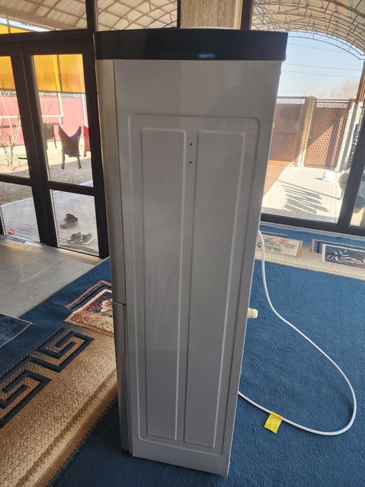 Кулер для воды,напольный