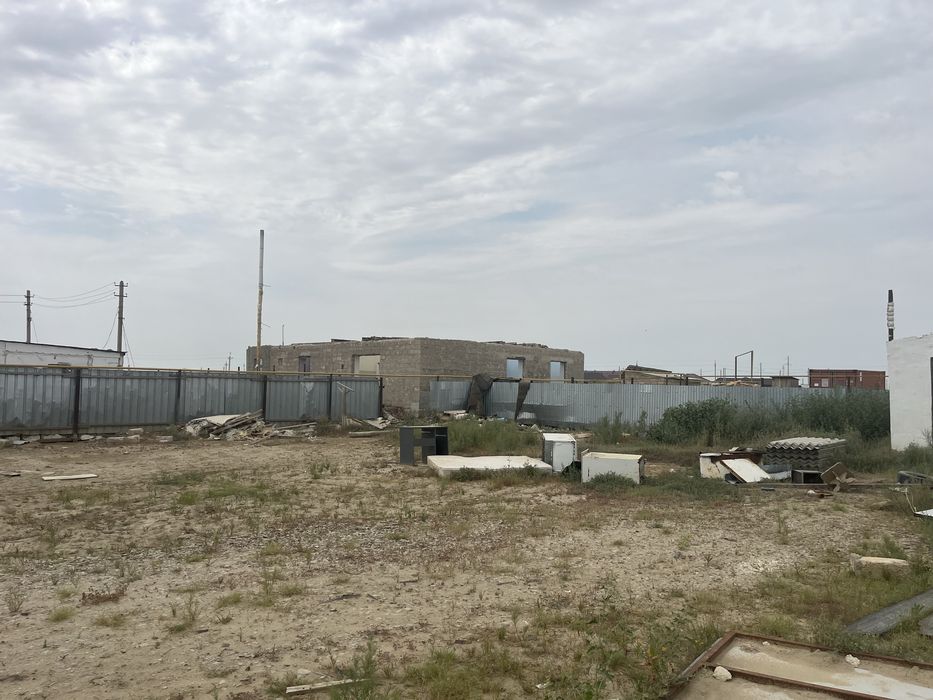 Жер сноска кеткен сараймен бірге сатылады