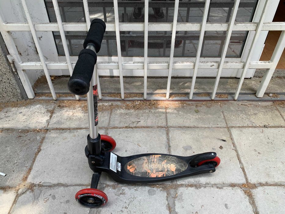 Детска тротинетка , сгъваема , много запазена