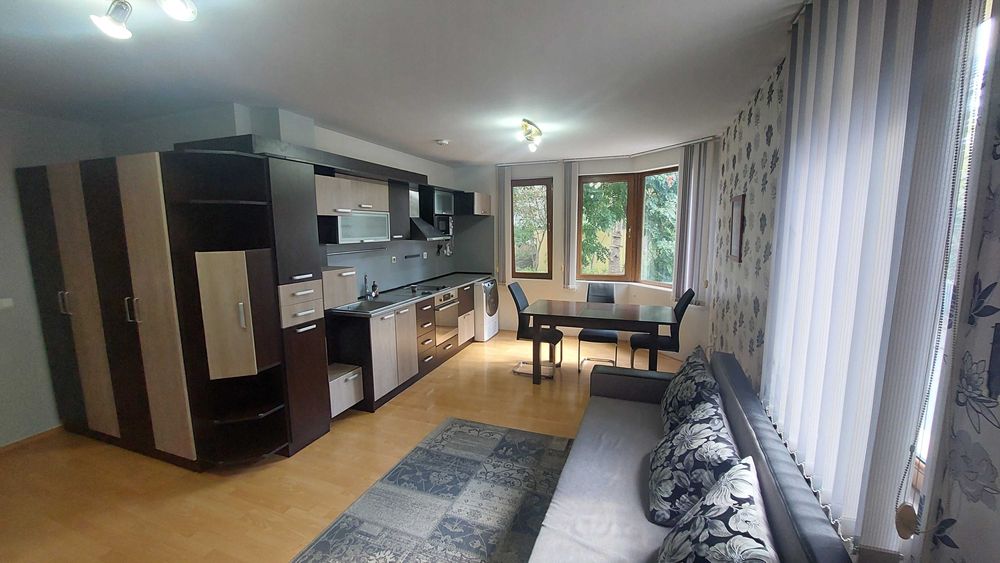 Продава се Тристаен апартамент в Варна, Окръжна болница - 82 кв.м за 2927 €/кв.м - Снимка #1