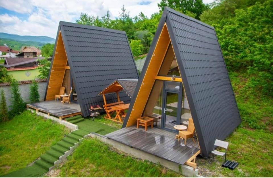 Construim căsuțe si cabane tip Aframe