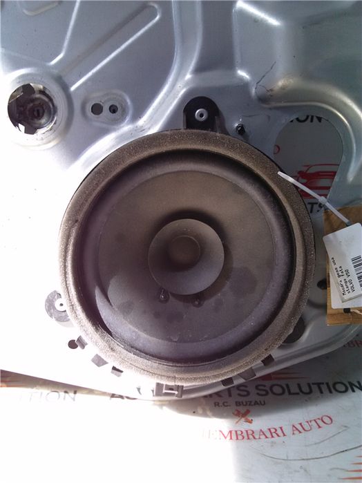 Boxa fata volvo v50
