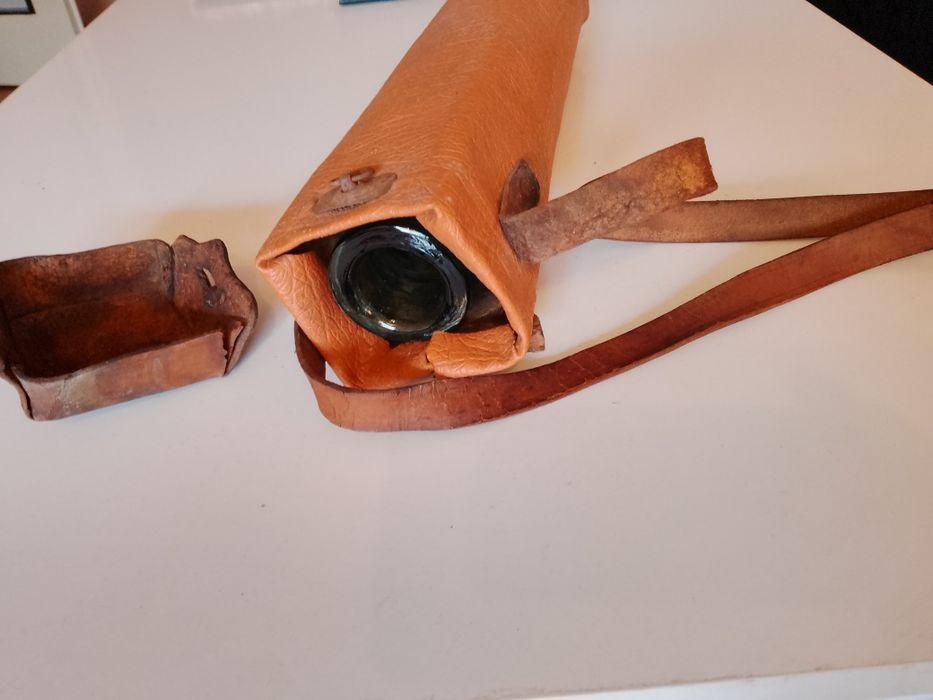 Бутилка в кожен калъф (термос)