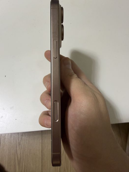 IPhone 16 Pro Max Desert Titanium 256GB in garantie