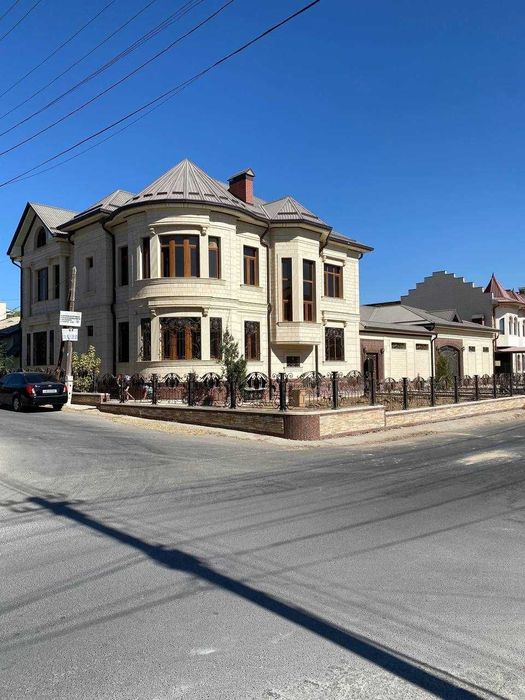 Срочно продается большой угловой дом на Саламатина