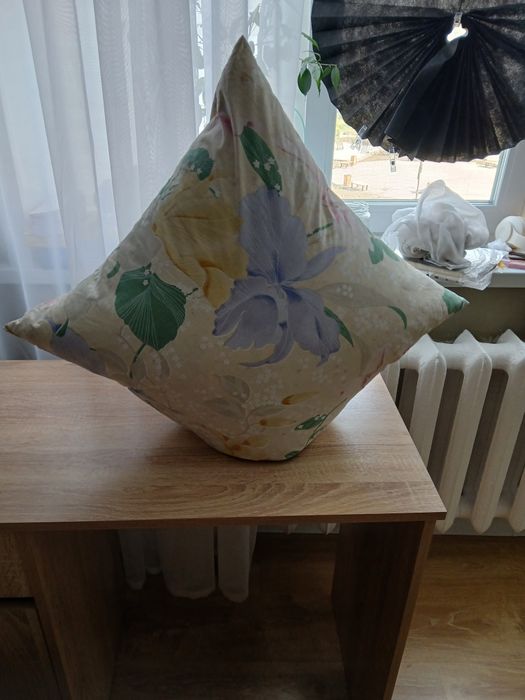 Продам срочно срочно подушки занавеска  зеркало