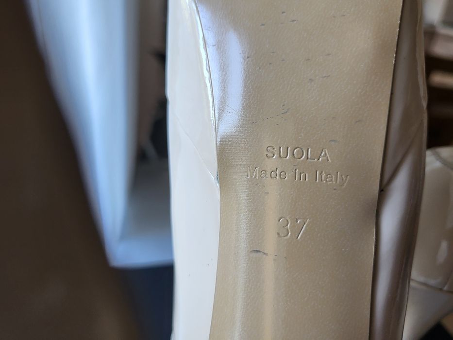 Официални обувки естествена лачена кожа, с висок ток, 37 номер