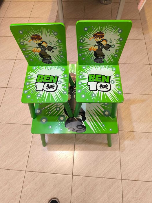 Детский столик с 2 стульями