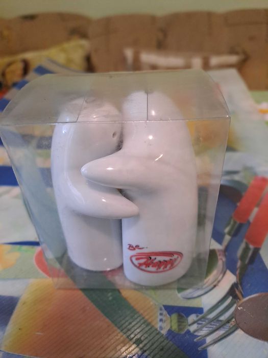 Порцеланови солнички сол пипер BE HAPPY