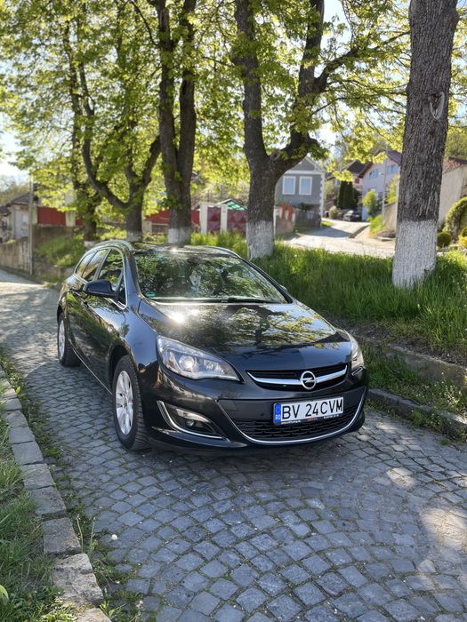 Opel astra J Impecabila