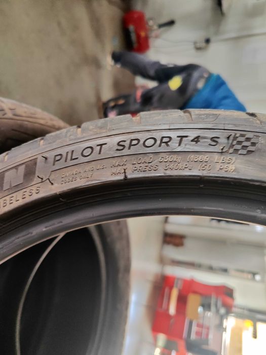 2бр.летни гуми 235/35/20 Michelin