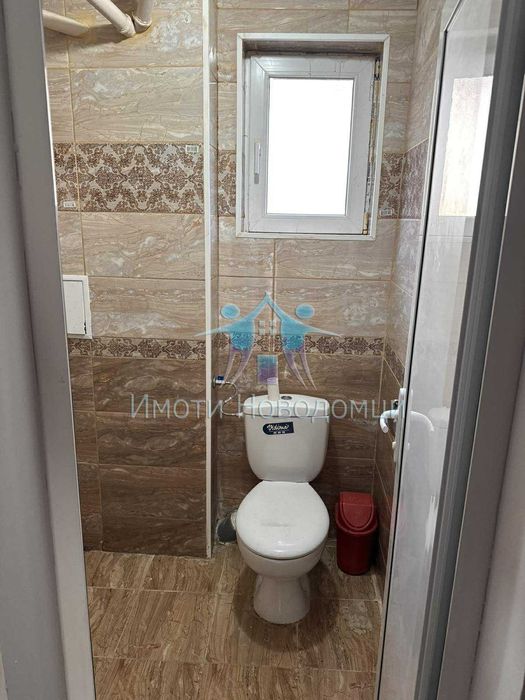 Продава се тухлен етаж от къща, в гр.Шумен, кв. Втори корпус