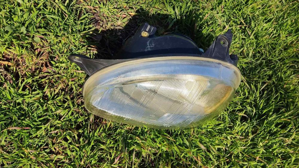 Фарове с машинки Валео Valeo за Опел Корса Б Opel Corsa B