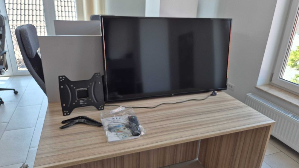 Televizor NEI 40NE5000 Full HD 100 cm + suport perete - 2 televizoare disponibile