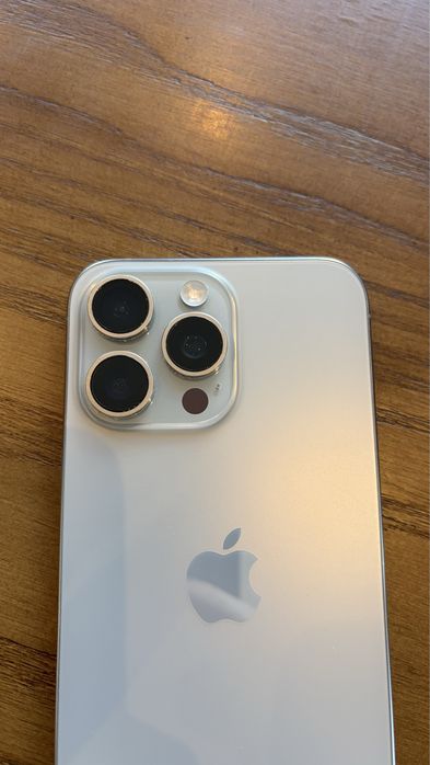 Продам iphone 15 pro max 256gb