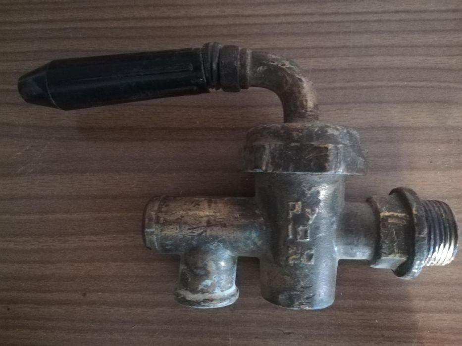 Продаётся ручная механическая дрель 5500т