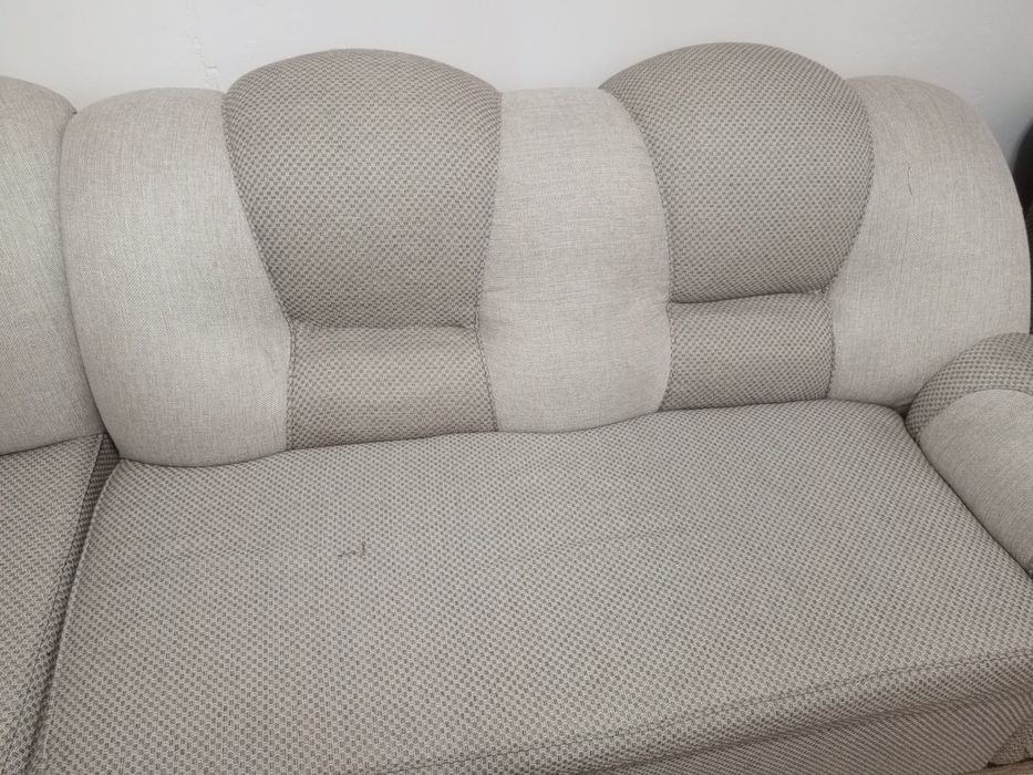 Продам угловой диван с креслом