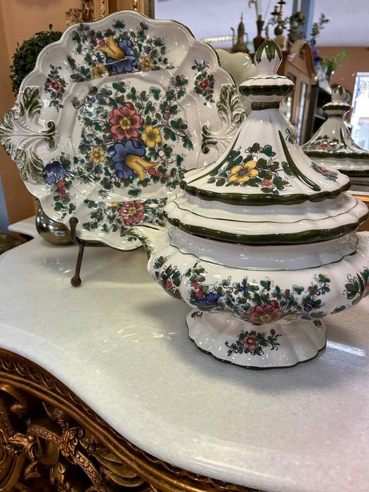 Каподимонте, Италия   . Изключителен гланц, много красив!