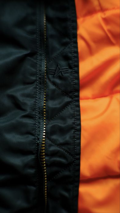 Бомбер яке Alpha Industries