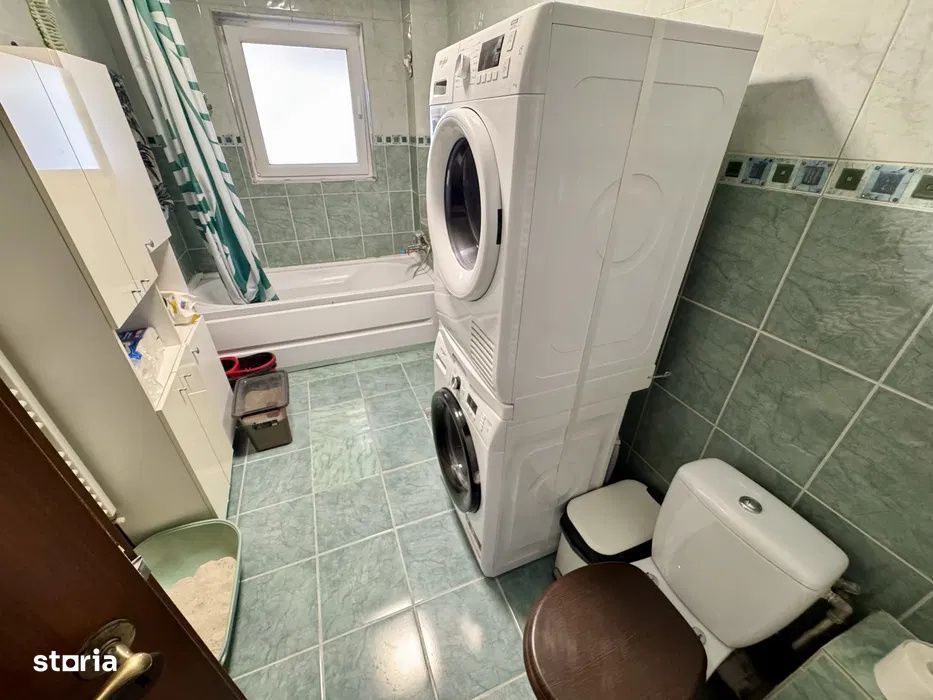 Apartament cu 2 camere, 56 mp, terasa de 50 mp, zona Razoare