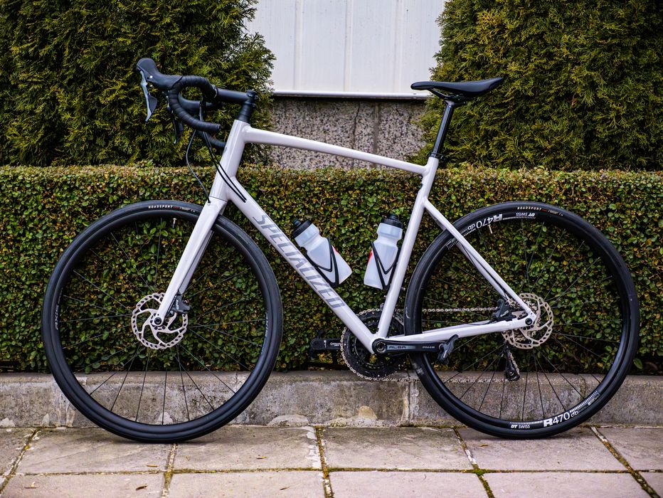 Шосеен велосипед Specialized Allez Sport 2024