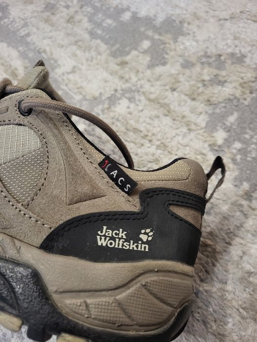 Фирменные кроссовки Jack Wolfskin, р.40