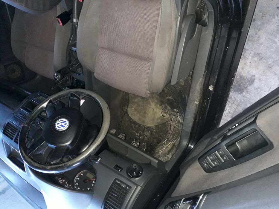 Dezmembram Volkswagen Polo