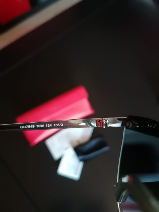 Слънчеви очила GUESS