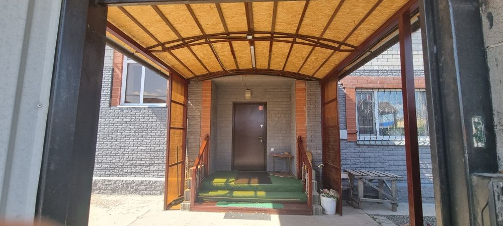 Срочно!!! Продажа дома 10 соток. Юго-Восток левая сторона . Торг