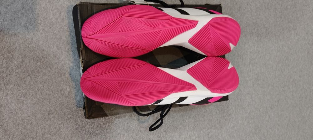 Ghete fotbal sala Adidas Predator