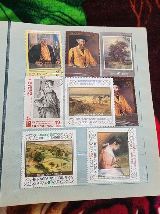 Продам марки почтовые два альбома