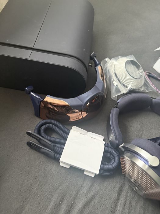 dyson zone headphones with air purification and noise cancelling