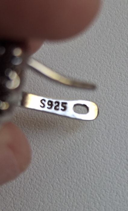 Продаю кольцо серьги 8000тг