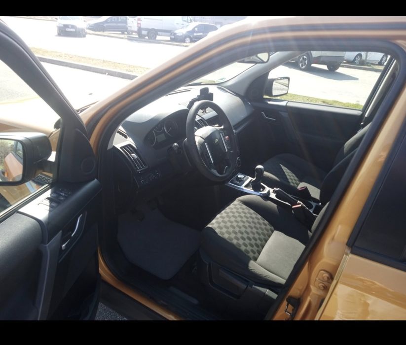 Vând Land Rover Freelander