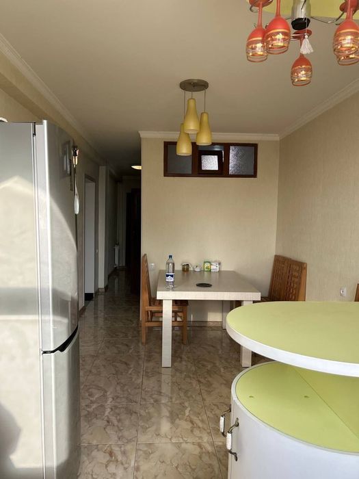 Сдается трехкомнатная квартира в центре города