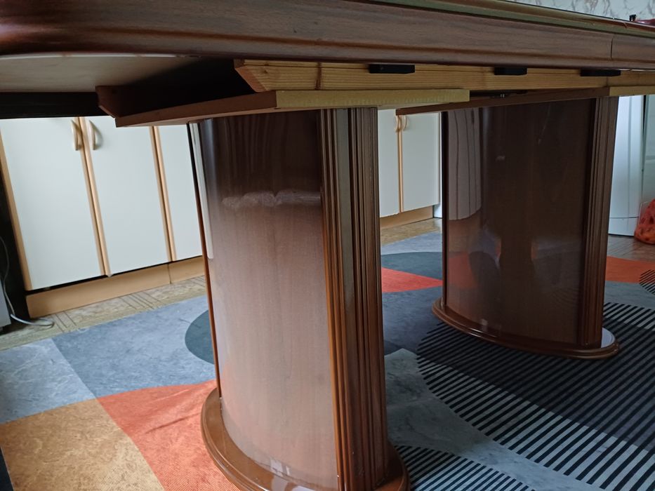 Стол гостевой/кухонный