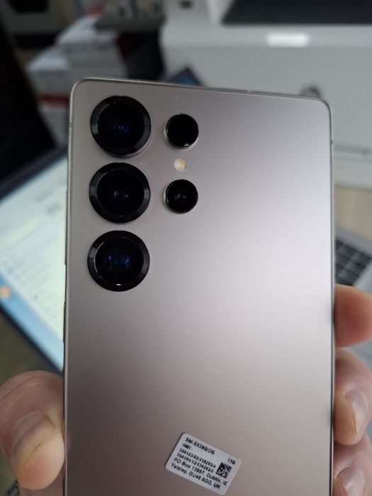 Samsung S25 Ultra 1Tb 100% Baterie