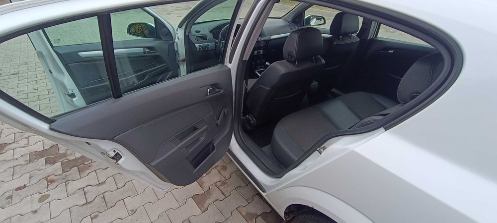 Vând Opel Astra H Unic Proprietar! Echipare Cosmo.