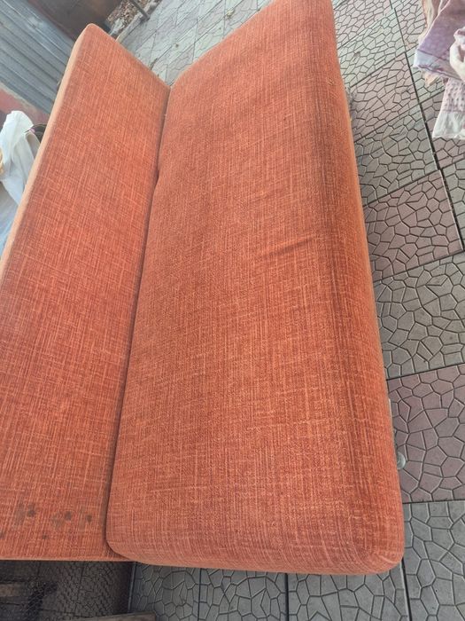 Продам диван недорого