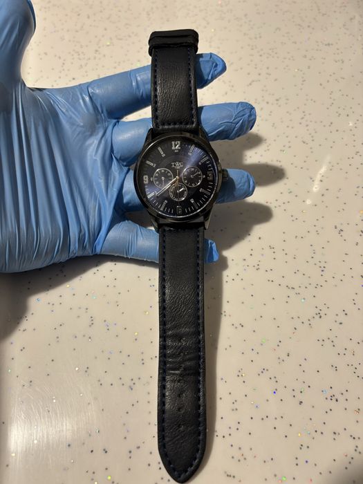 Часовник TWC-385 и часовник Qartz Chronograph