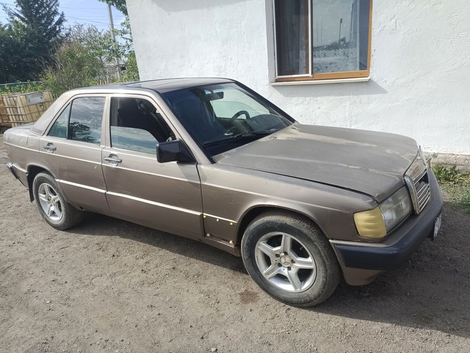 Mersedes 190 E   тт