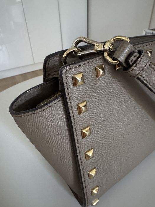 Geanta Michael Kors marime medie, cu tinte