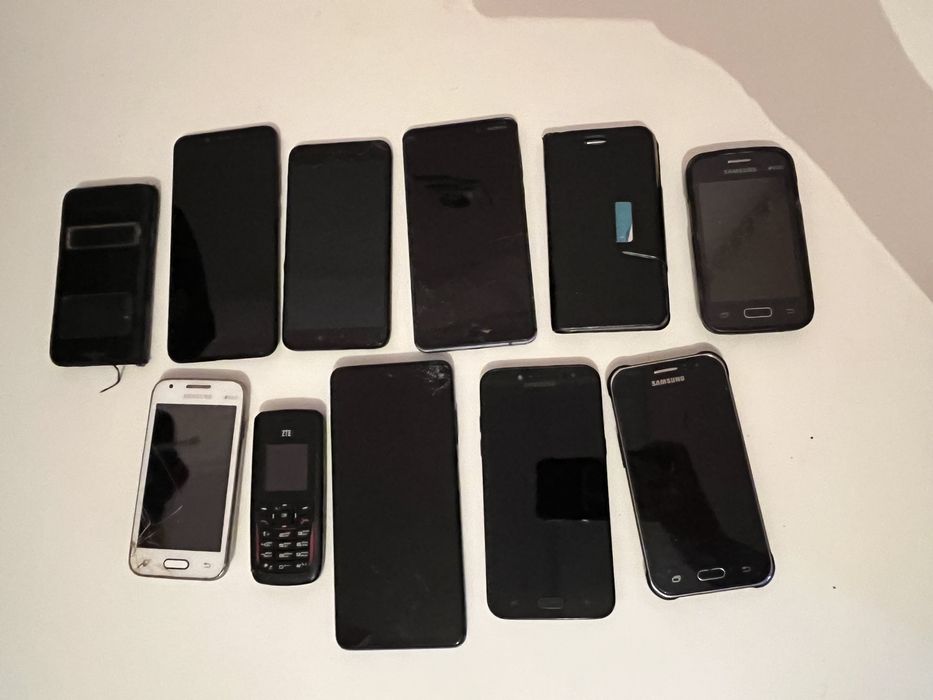 Сдам на запчасти телефоны