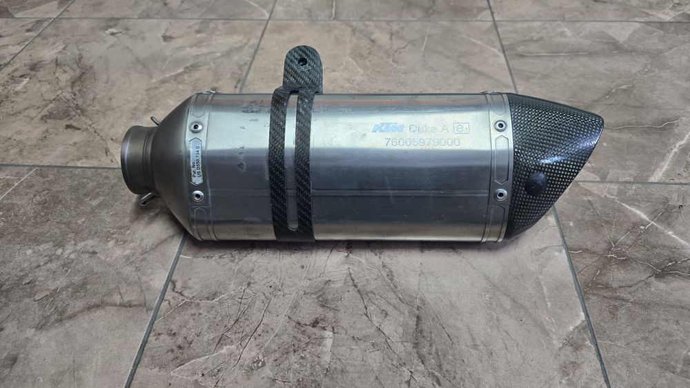 Akrapovic titan-carbon